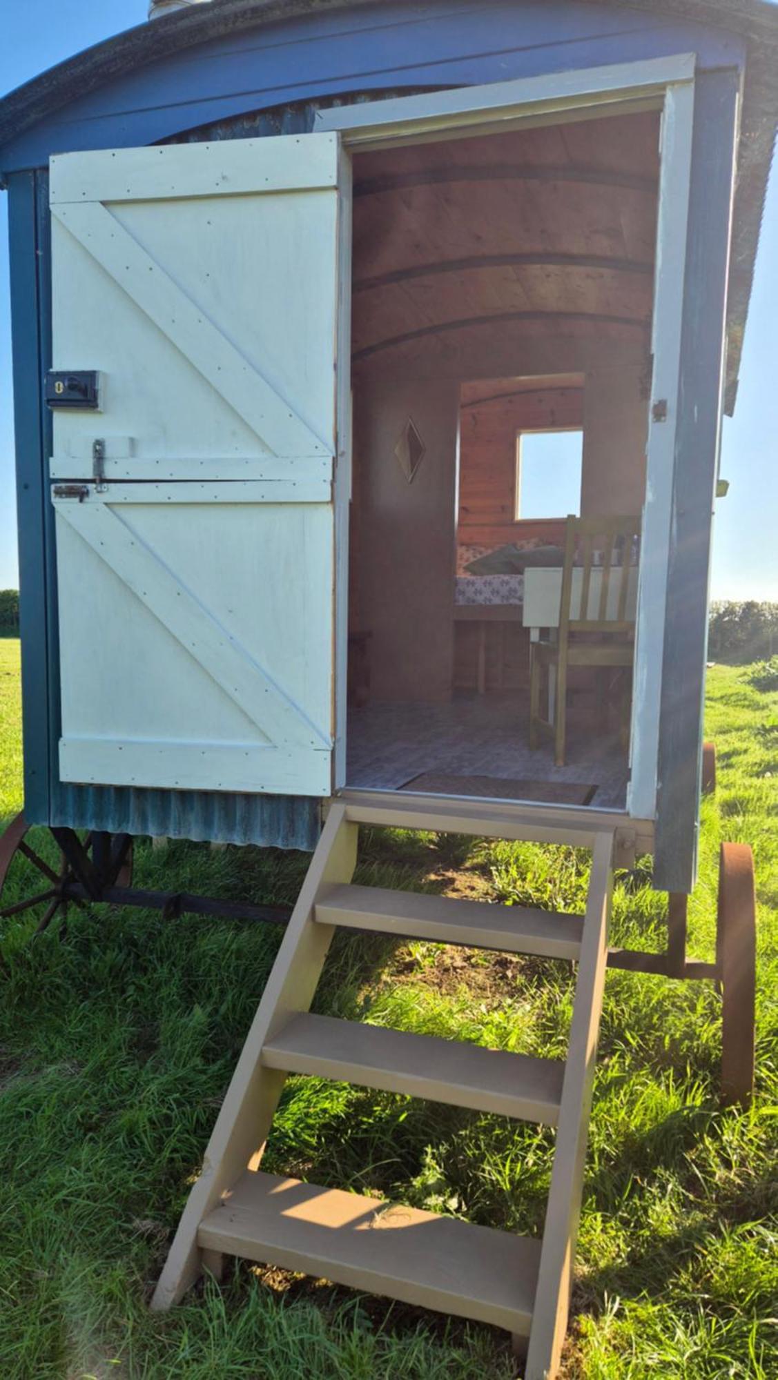 Coast Path Camping Saint Ishmaels  Exterior foto